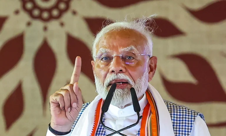 1907883-modi