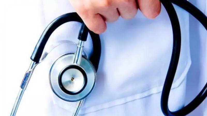 1905645-fakedoctors-2