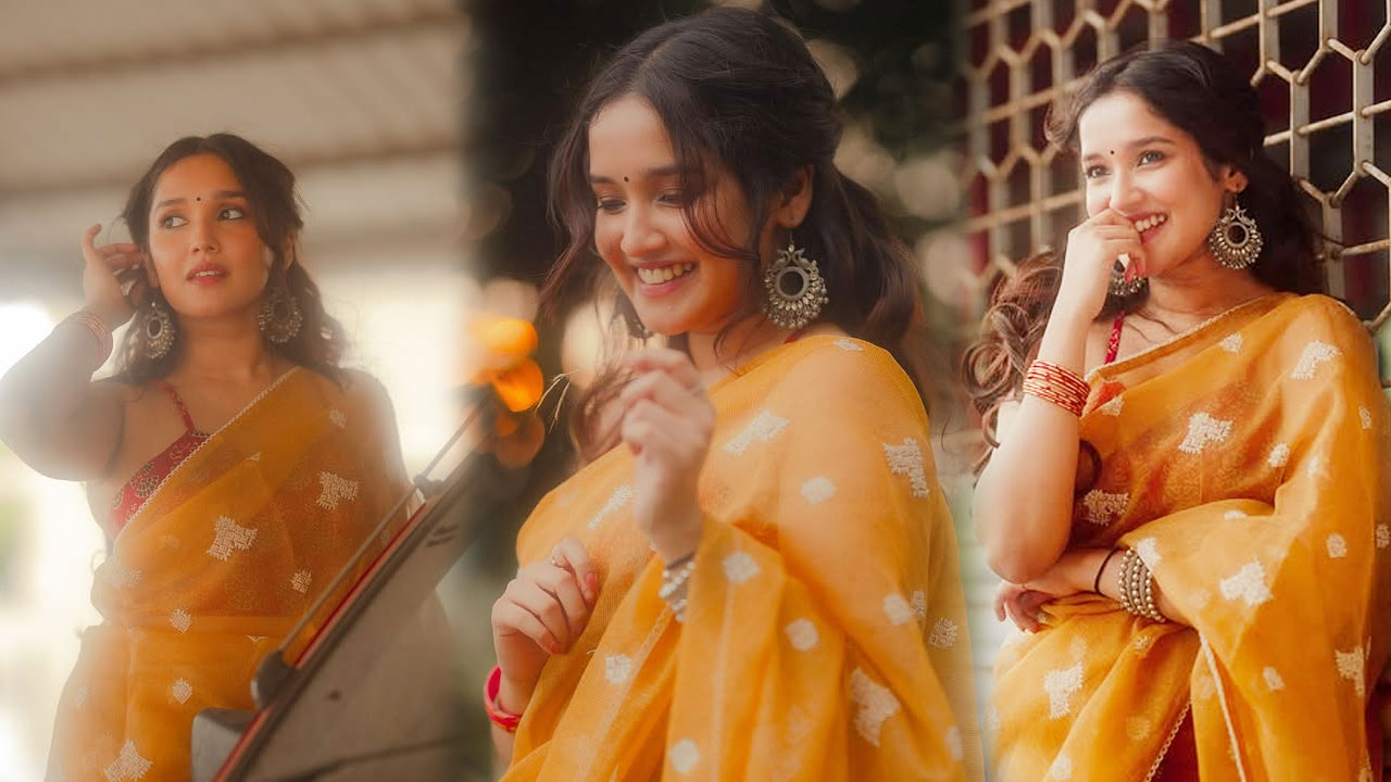 Anikha-Surendran-Latest-Sar