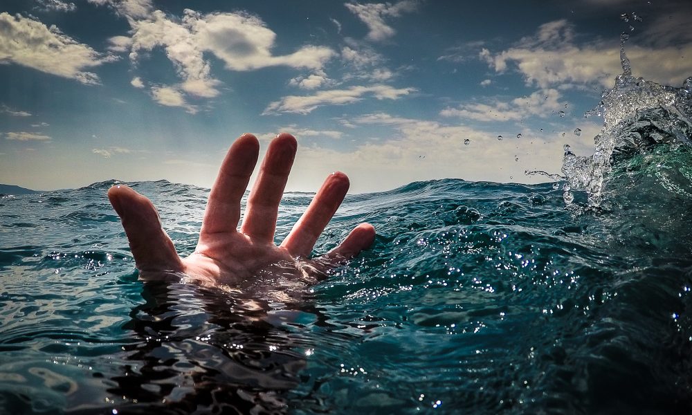 drowning_dry_and_wet