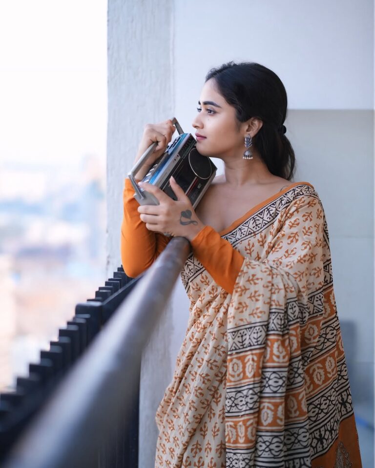 someone-loves-everything-you-hate-about-you.-deepthisunaina-@absolutelyrahul