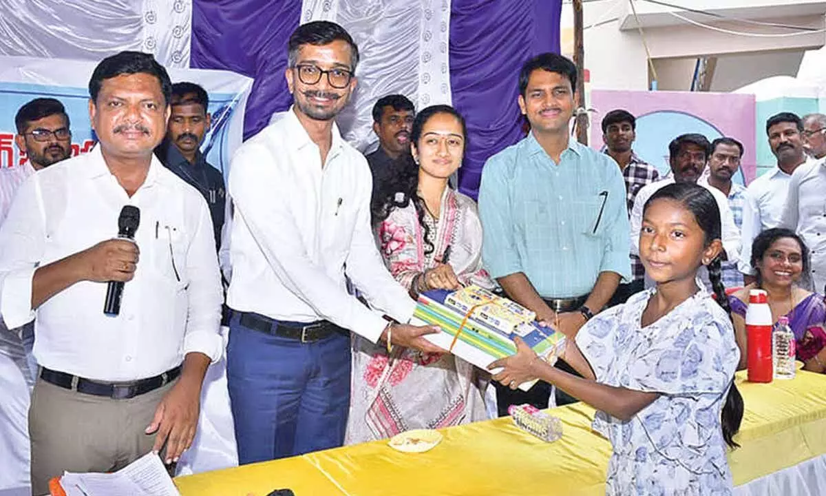 1560763-district-collector-vinod-ku