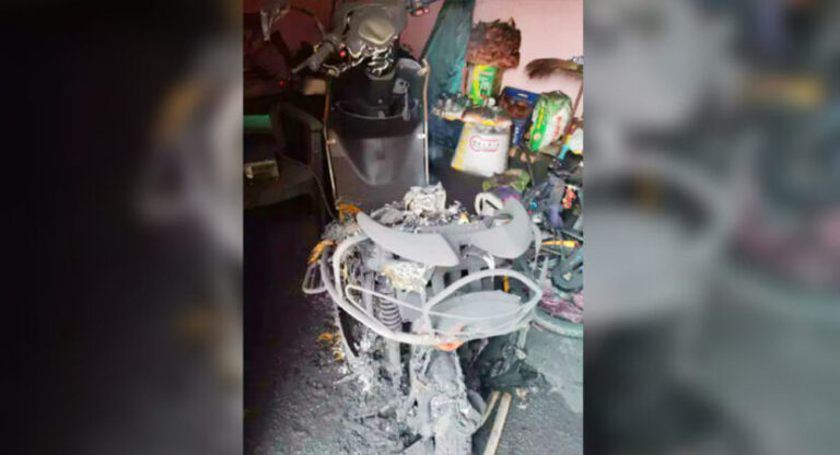 Andhra-Pradesh-Woman-killed-as-electric-scooter-battery-explodes-during-charging-831x450-1